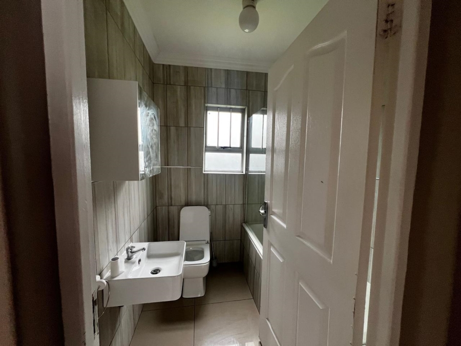 8 Bedroom Property for Sale in Abbotsford Eastern Cape